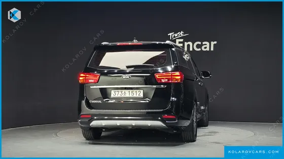 KIA CARNIVAL 9-SEATER LUXURY