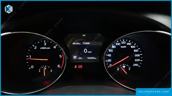 KIA CARNIVAL 9-SEATER LUXURY