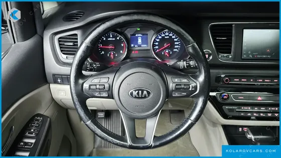 KIA CARNIVAL 9-SEATER LUXURY