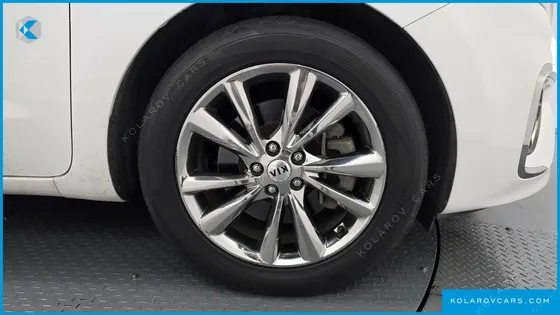 KIA CARNIVAL 9-SEATER PRSTIGE