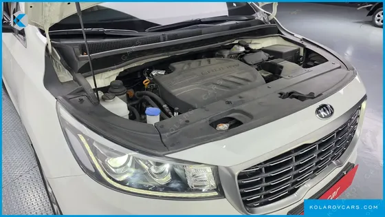 KIA CARNIVAL 9-SEATER PRSTIGE