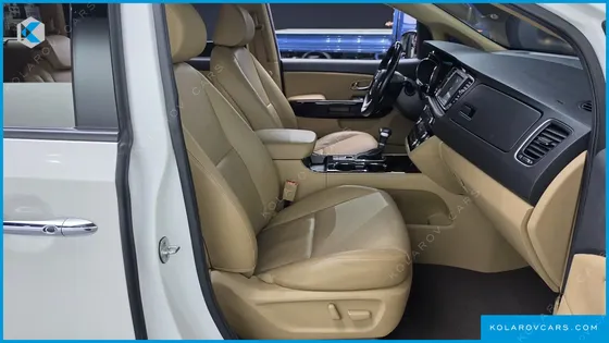 KIA CARNIVAL 9-SEATER PRSTIGE