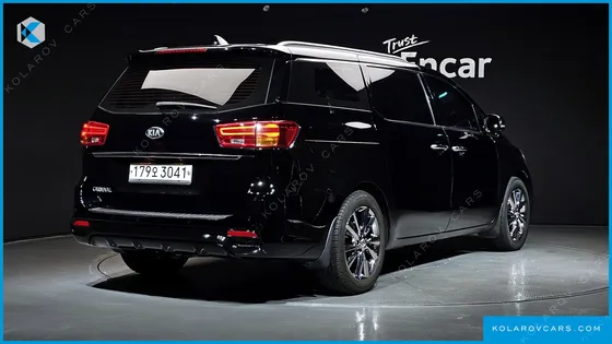 KIA CARNIVAL 9-SEATER NOBLESSE