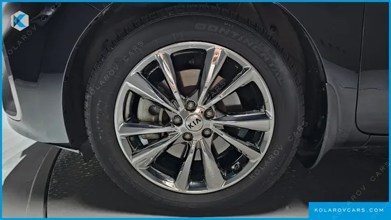 KIA CARNIVAL 9-SEATER NOBLESSE