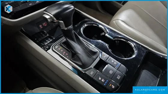 KIA CARNIVAL 9-SEATER NOBLESSE