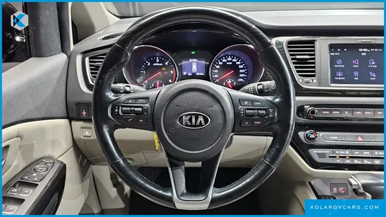 KIA CARNIVAL 9-SEATER NOBLESSE