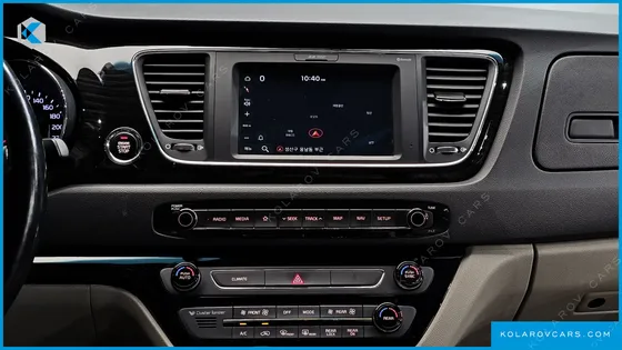 KIA CARNIVAL 9-SEATER NOBLESSE