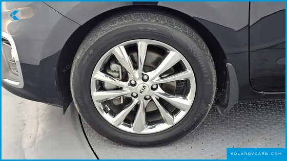 KIA CARNIVAL 9-SEATER PRSTIGE