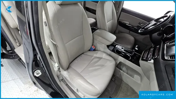 KIA CARNIVAL 9-SEATER PRSTIGE
