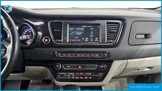 KIA CARNIVAL 9-SEATER PRSTIGE