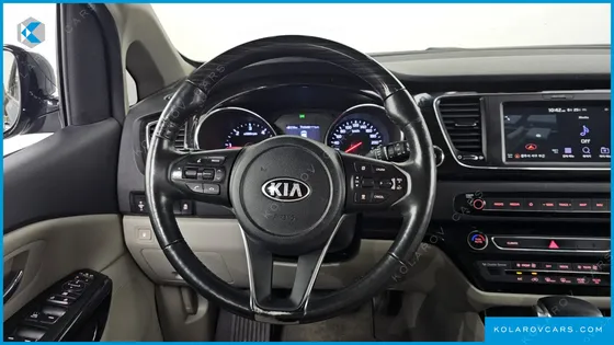 KIA CARNIVAL 9-SEATER PRSTIGE