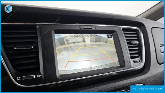 KIA CARNIVAL 9-SEATER PRSTIGE