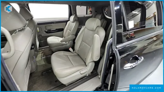 KIA CARNIVAL 9-SEATER PRSTIGE