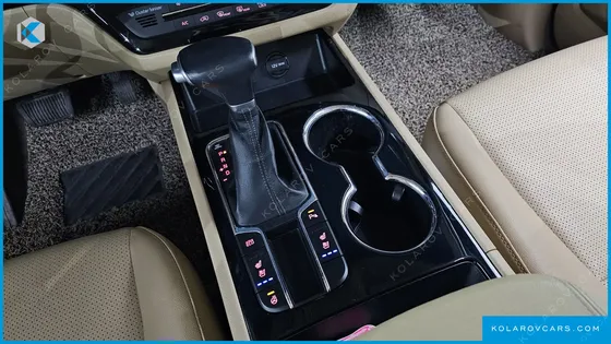 KIA CARNIVAL 9-SEATER PRSTIGE