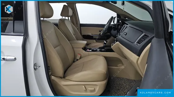 KIA CARNIVAL 9-SEATER PRSTIGE