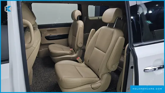 KIA CARNIVAL 9-SEATER PRSTIGE