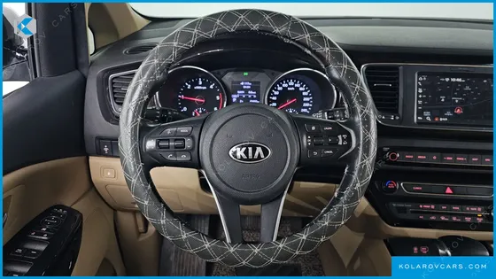 KIA CARNIVAL 9-SEATER PRSTIGE