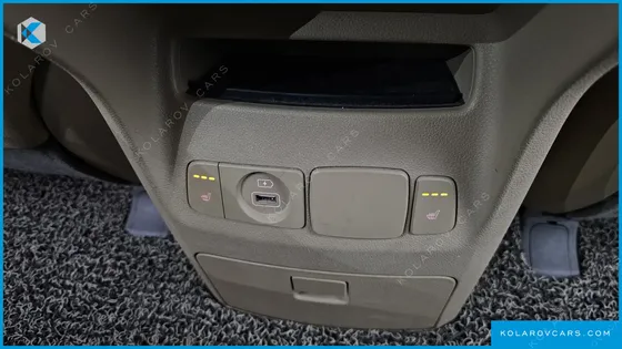 KIA CARNIVAL 9-SEATER PRSTIGE