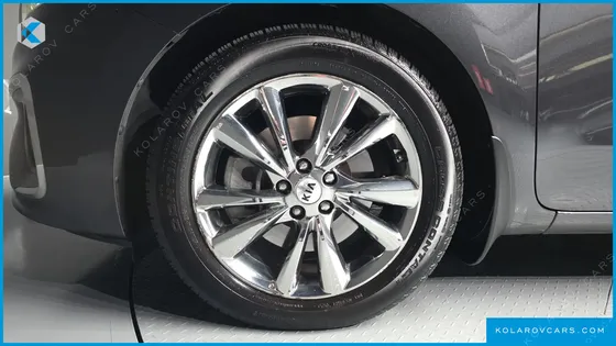 KIA CARNIVAL 9-SEATER NOBLESSE SPECIAL