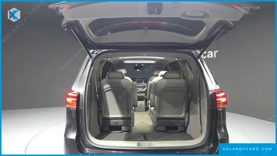 KIA CARNIVAL 9-SEATER NOBLESSE SPECIAL