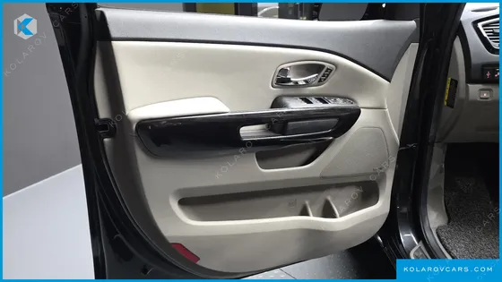 KIA CARNIVAL 9-SEATER NOBLESSE SPECIAL