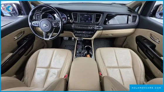 KIA CARNIVAL GASOLINE 9-SEATER NOBLESSE SPECIAL