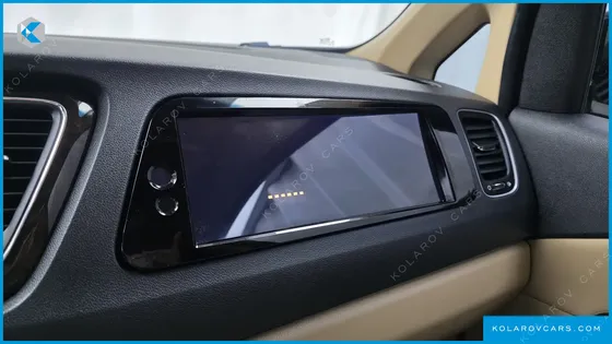 KIA CARNIVAL GASOLINE 9-SEATER NOBLESSE SPECIAL