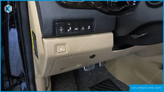 KIA CARNIVAL GASOLINE 9-SEATER NOBLESSE SPECIAL