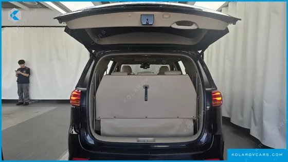 KIA CARNIVAL GASOLINE 9-SEATER NOBLESSE SPECIAL