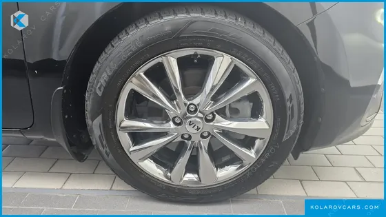 KIA CARNIVAL GASOLINE 9-SEATER NOBLESSE SPECIAL