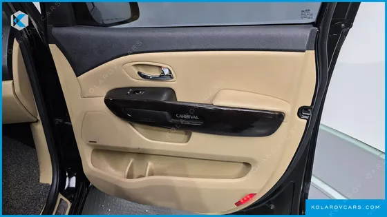 KIA CARNIVAL GASOLINE 9-SEATER NOBLESSE SPECIAL