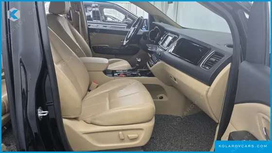 KIA CARNIVAL GASOLINE 9-SEATER NOBLESSE SPECIAL