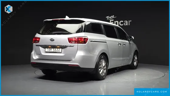KIA CARNIVAL 11-SEATER DELUXE