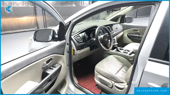 KIA CARNIVAL 11-SEATER DELUXE