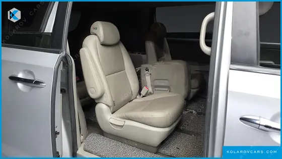KIA CARNIVAL 11-SEATER DELUXE