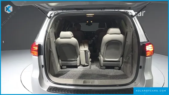 KIA CARNIVAL 11-SEATER DELUXE
