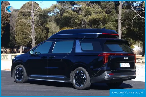 KIA CARNIVAL DIESEL 9-SEATER HI LIMOUSINE