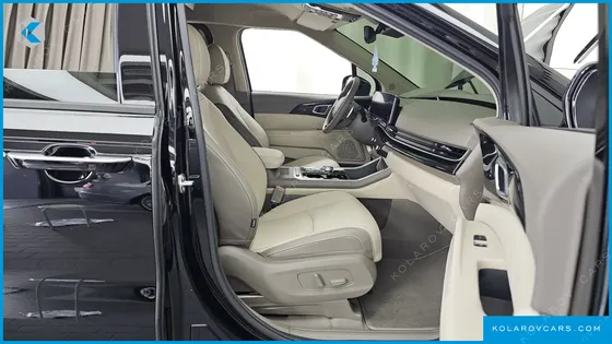 KIA CARNIVAL GASOLINE 4-SEATER HI LIMOUSINE