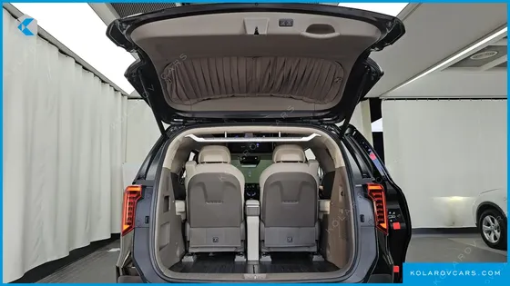 KIA CARNIVAL GASOLINE 4-SEATER HI LIMOUSINE