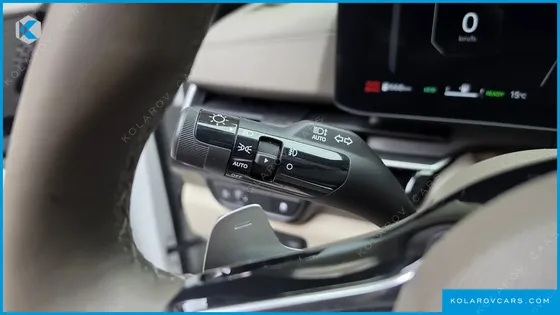 KIA CARNIVAL HEV 9-SEATER HI-LIMOUSINE