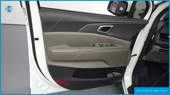 KIA CARNIVAL HEV 9 SEATER PRESTIGE