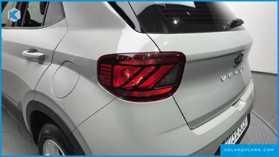 HYUNDAI VENUE 1,6 PREMIUM