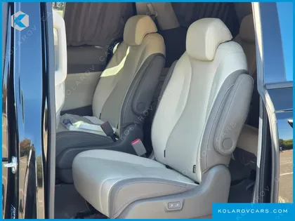KIA CARNIVAL DIESEL 9-SEATER HI LIMOUSINE
