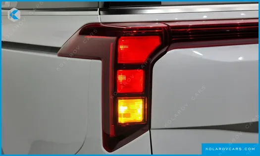 KIA CARNIVAL HEV 7SEATER SIGNATURE