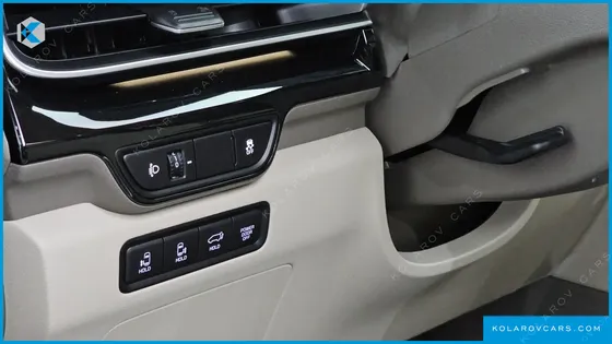 KIA CARNIVAL HEV 9-SEATER HI-LIMOUSINE