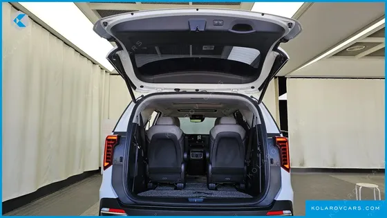 KIA CARNIVAL DIESEL 9-SEATER NOBLESSE
