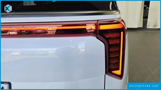 KIA CARNIVAL DIESEL 9-SEATER NOBLESSE