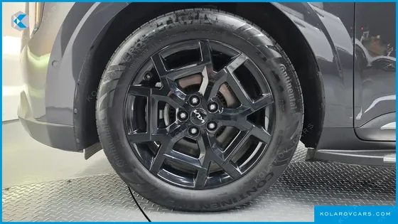 KIA CARNIVAL GASOLINE 7-SEATER GRAVITY