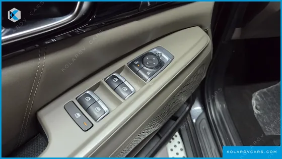 KIA CARNIVAL GASOLINE 7-SEATER GRAVITY