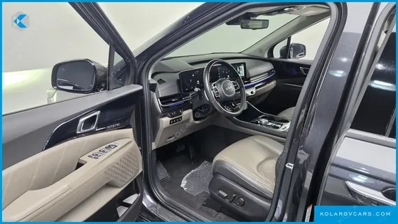 KIA CARNIVAL GASOLINE 7-SEATER GRAVITY